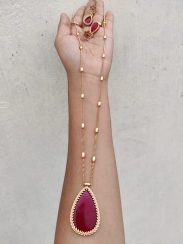 Middle ruby length chain