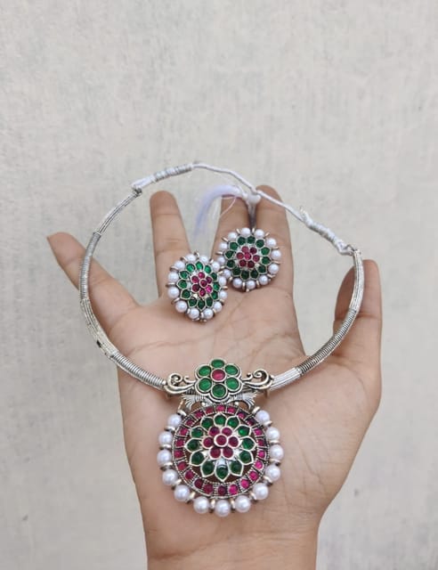 Choker set